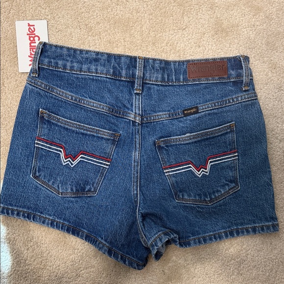 Wrangler Women's Classic Blue Jean Shorts - Picture 3 of 4